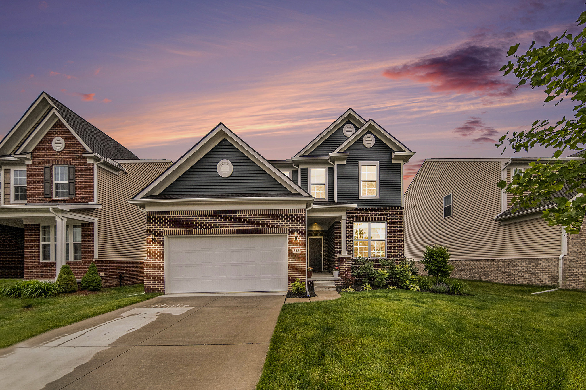 882 Groveland Circle