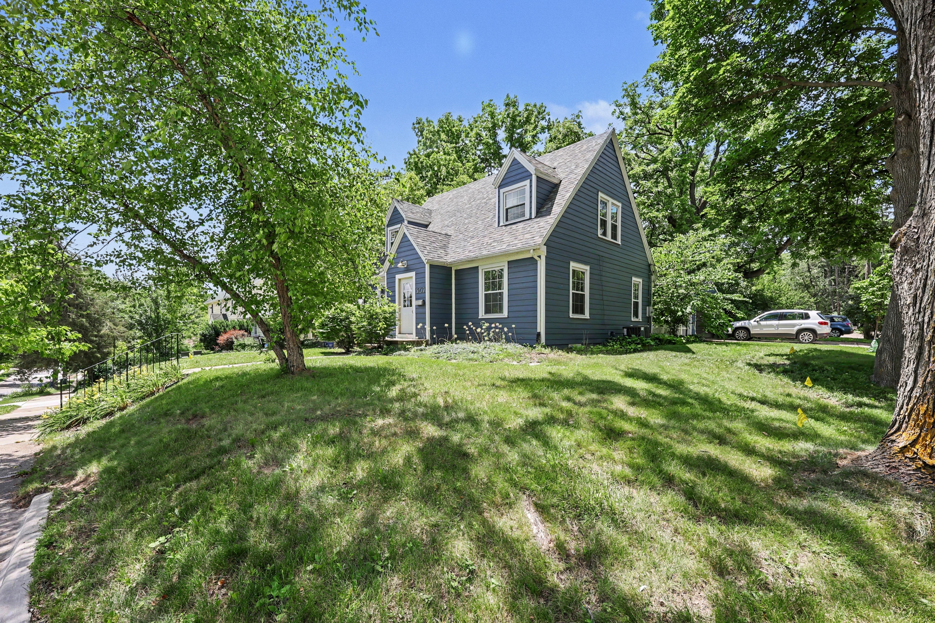 Property thumbnail image