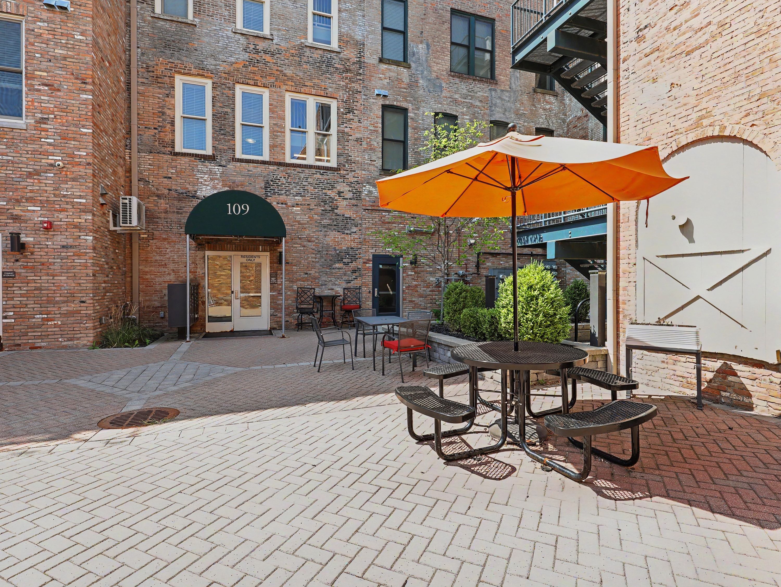 109 East Maumee Street - 207