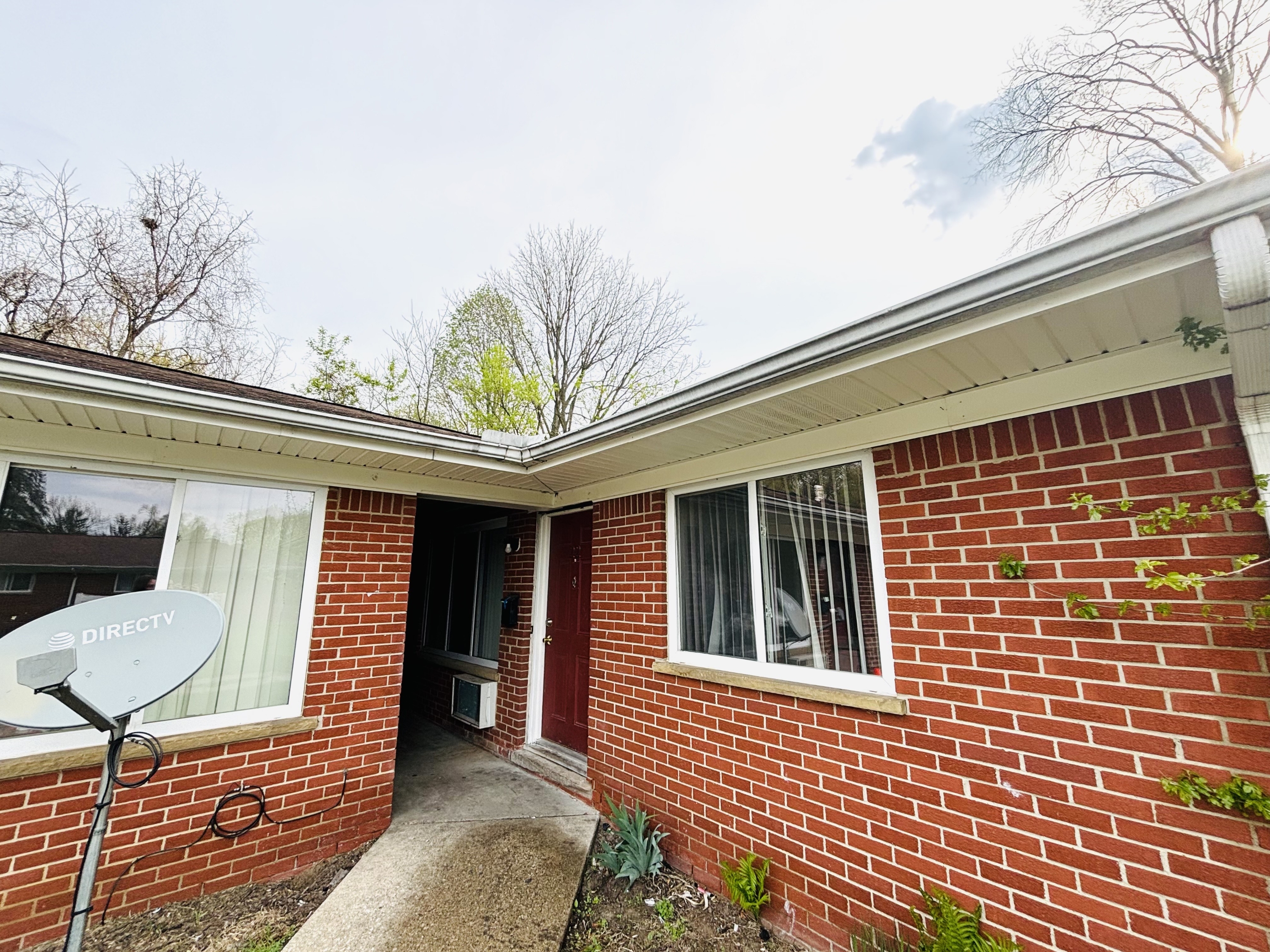 736 Campbell Avenue - 800-22