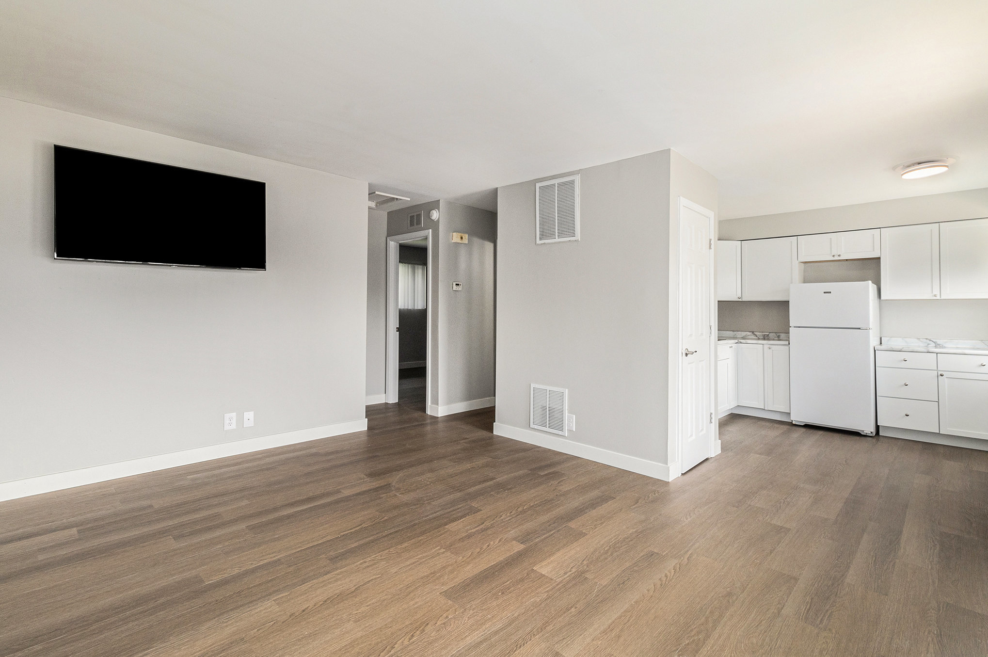 736 Campbell Avenue - 787-22